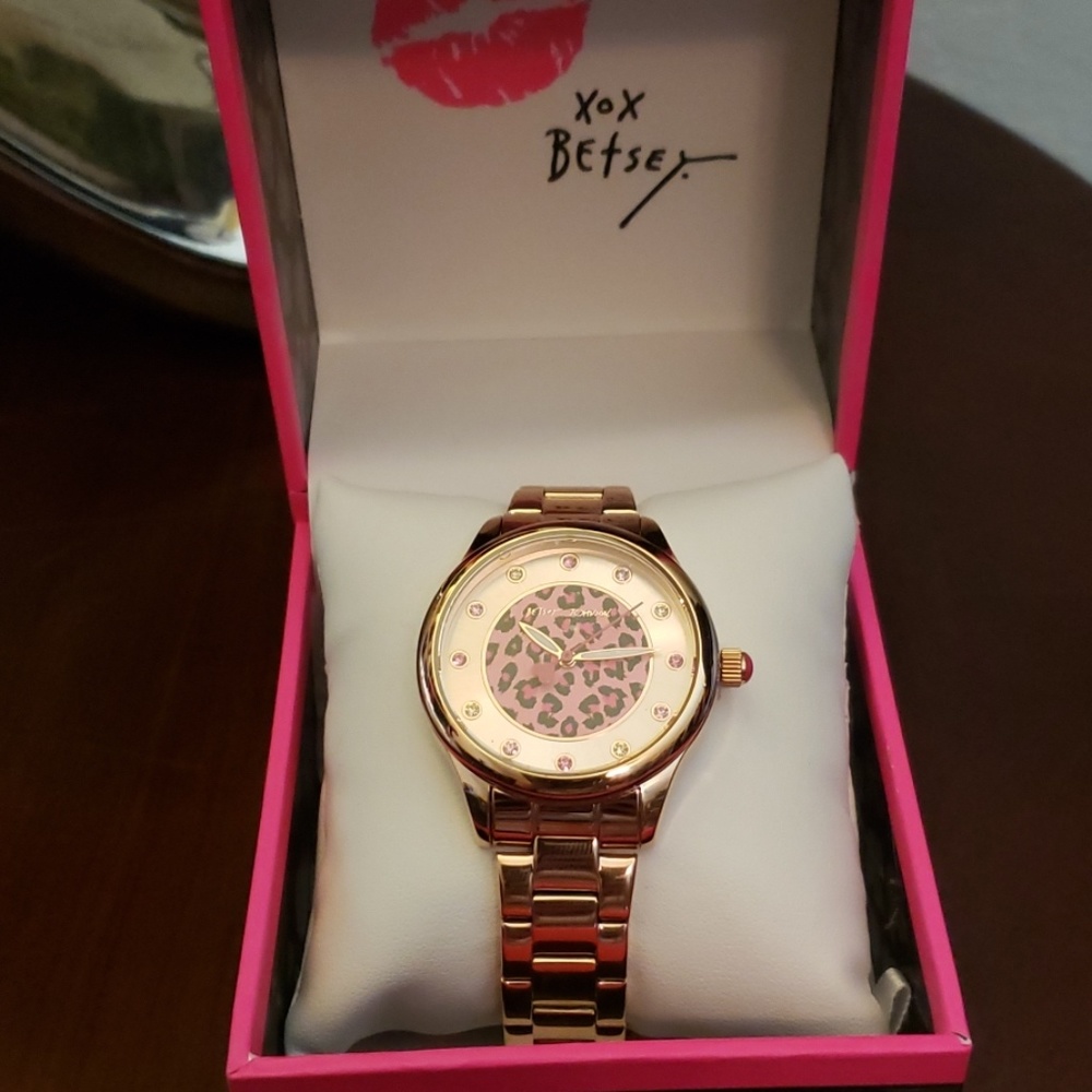 Betsey Johnson leaping into middle rose gold watch